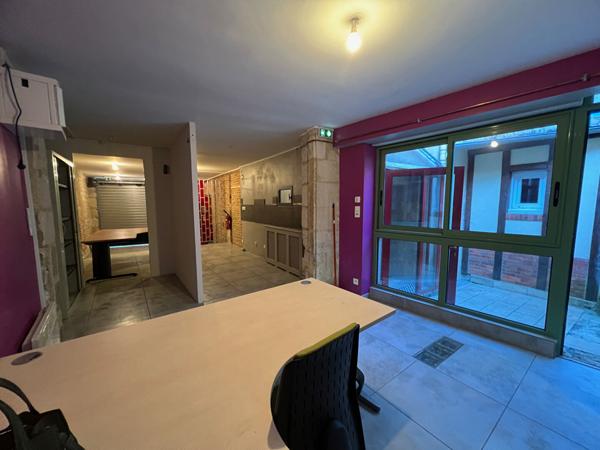 Local commercial Nevers 2 pièce(s) 68 m2