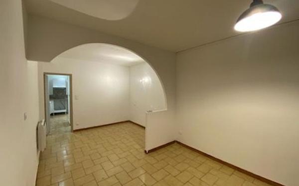 Appartement à louer    1 pièce • 30 m2 Pont-Saint-Esprit