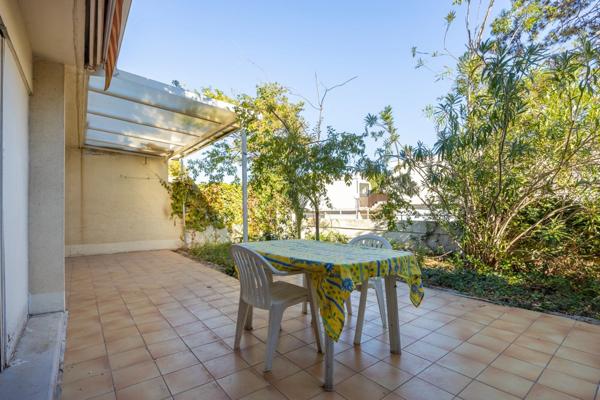 ***VISITE VIRTUELLE DISPONIBLE SUR DEMANDE…MARSEILLE 11/12EME…APPARTEMENT-VILLA…LE COLLET DES COMTES…TERRASSE ET JARDIN…DOUBLE BOX…RARE À LA VENTE***