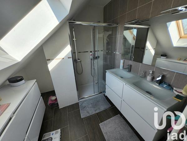 Maison de ville 6 pièces de 95 m² à Douchy-les-Mines (59282)