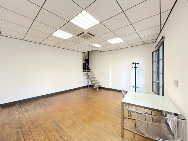 A LOUER BUREAU DANS IMMEUBLE DE STANDING AVEC ASCENSEUR - SAINT ANDRE DE CUBZAC , Saint andre de cubzac A LOUER BUREAU DANS IMMEUBLE DE STANDING AVEC ASCENSEUR - SAINT ANDRE DE CUBZAC , Saint andre de cubzac