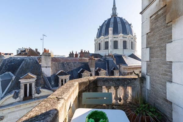 A VENDRE NANTES/CENTRE VILLE APPARTEMENT ANCIEN 4 CHAMBRES