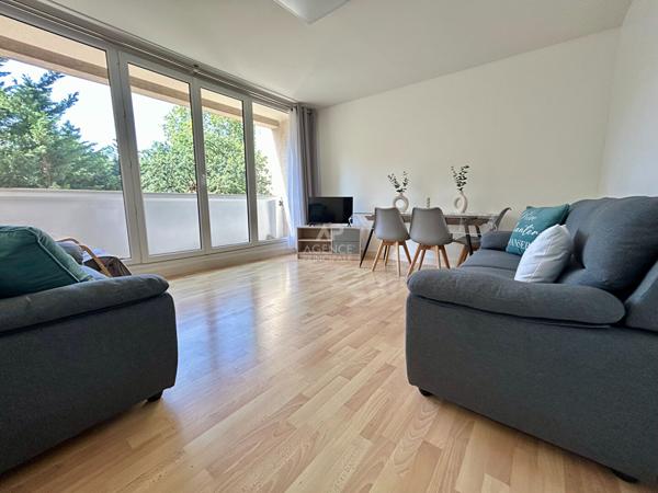 Appartement Poissy 4 pièce(s) 69 m2 265 000 € **  - Référence  9245