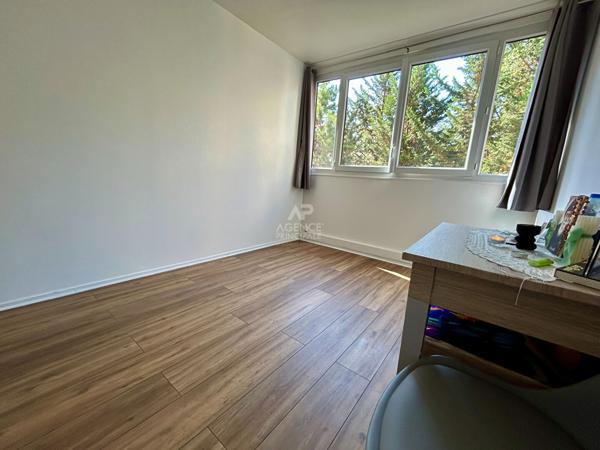 Appartement Poissy 4 pièce(s) 69 m2 265 000 € **  - Référence  9245