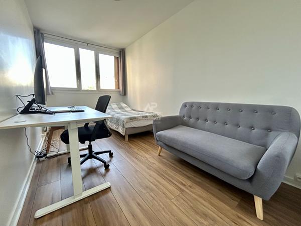 Appartement Poissy 4 pièce(s) 69 m2 265 000 € **  - Référence  9245