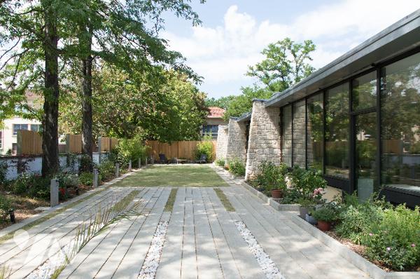 Très belle maison contemporaine de plain pied avec jardin.
