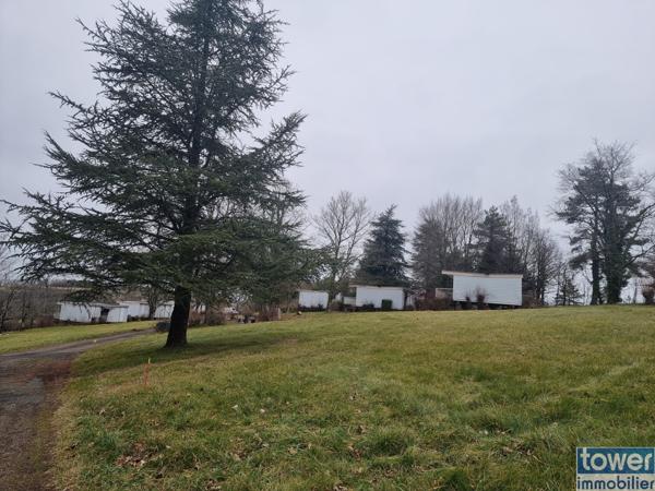 TERRAIN de LOISIRs de 603 m² avec CHALET dans PRL ouvert à l'année
