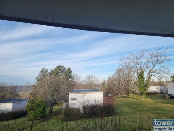 TERRAIN de LOISIRs de 603 m² avec CHALET dans PRL ouvert à l'année