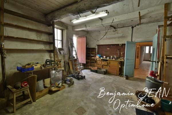 À Vendre – Maison de Village avec Cour à Sérignan – 131 m² + Greniers Aménageables