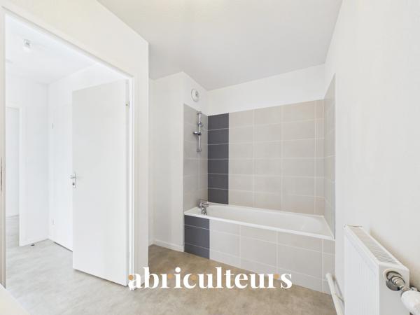 T3 lumineux 57 m² avec terrasse en vente à Cenon