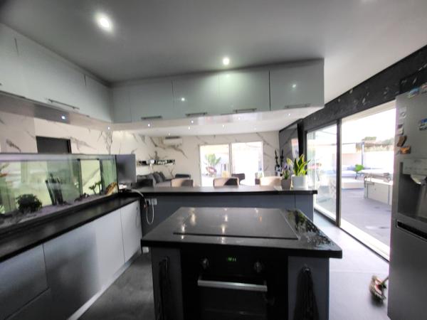 Vitrolles (13127) VILLA D'ARCHITECTE 5 PIECES QUI S'AUTOFINANCE