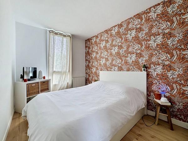 Vente                                                      Appartement
                        
                     3 pièces                      57 m2                     à Yerres