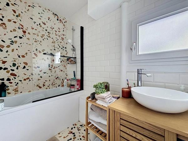 Vente                                                      Appartement
                        
                     3 pièces                      57 m2                     à Yerres