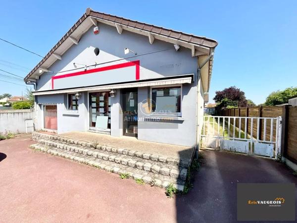 Location                                                      Local commercial
                        
                     6 pièces                      95 m2                     à Faremoutiers