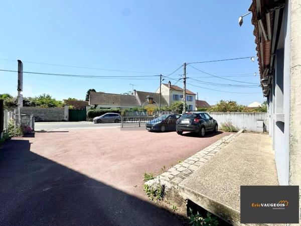Location                                                      Local commercial
                        
                     6 pièces                      95 m2                     à Faremoutiers