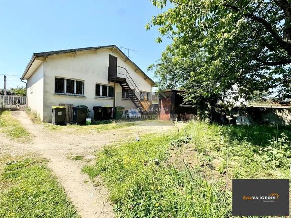 Location                                                      Local commercial
                        
                     6 pièces                      95 m2                     à Faremoutiers