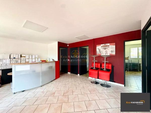 Location                                                      Local commercial
                        
                     6 pièces                      95 m2                     à Faremoutiers