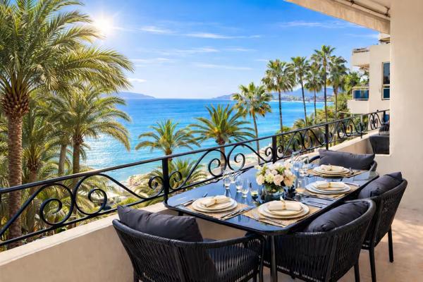 Appartement
         2 pièces
        - 37 m² Exclusivité 1 190 000 € *