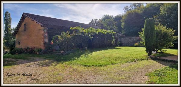 Propriété à vendre PONT DE VEYLE (01) 16,5 Ha, vue, maison 145 m², ferme à rénover 170 m², pigeonnier, hangar, équestre