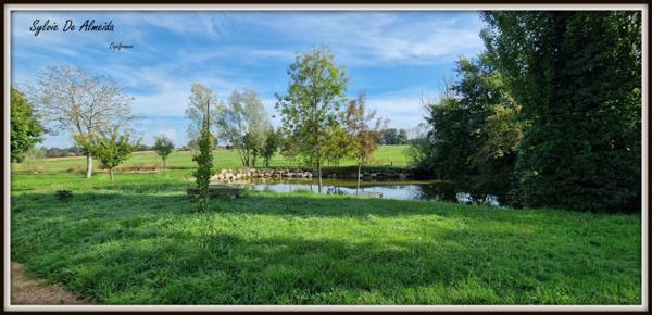 Propriété à vendre PONT DE VEYLE (01) 16,5 Ha, vue, maison 145 m², ferme à rénover 170 m², pigeonnier, hangar, équestre