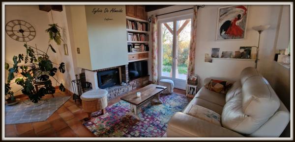 Propriété à vendre PONT DE VEYLE (01) 16,5 Ha, vue, maison 145 m², ferme à rénover 170 m², pigeonnier, hangar, équestre