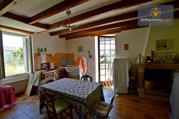 Vente                                                      Maison de village
                        
                     2 pièces                      50 m2                     à Duras