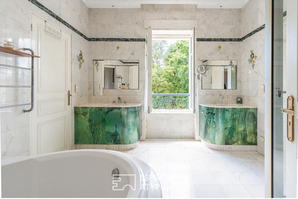 Prestigieuse propriété, chargée d’histoire (style Napoléon III) au coeur du Vésinet Sud