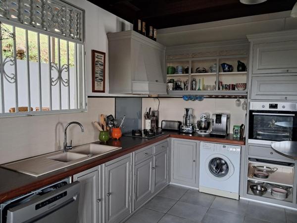 Maison individuelle à vendre à Cayenne en Guyane (97300), ref : 1010299   
BOURDA