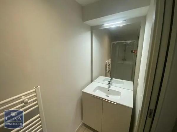Appartement à louer 2 pièces 48.9m² Nancy (54000)