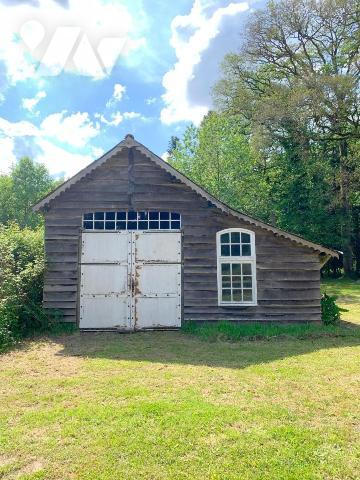 Maison en pierres et terre – Possibilité d'aménagement - Terrain de 7 565 m² avec dépendances