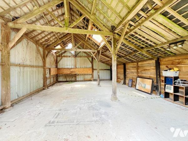 Maison en pierres et terre – Possibilité d'aménagement - Terrain de 7 565 m² avec dépendances