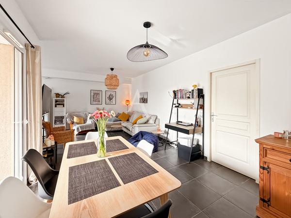 A VENDRE Appartement T3 avec jardin dans résidence récente secteur la Pounche 13190 Allauch
