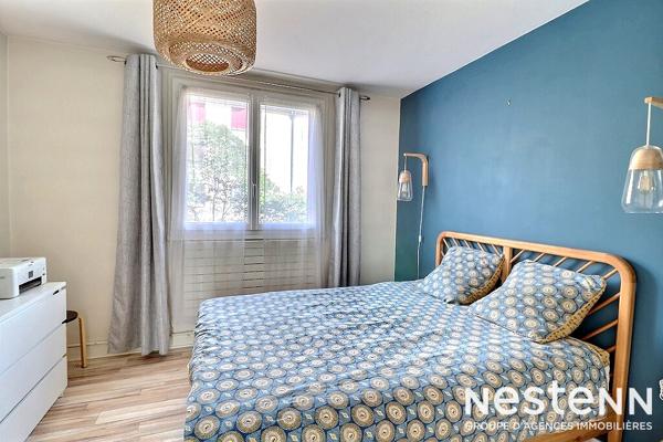 A SAINTE GENEVIEVE DES BOIS, APPARTEMENT T4 AVEC 2 CHAMBRES, BALCON, CAVE ET BOX.