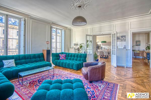Versailles Notre-Dame Appartement 5 pièces 142 m² situé au 3ème étage €1 465 000 ** - Référence 27835