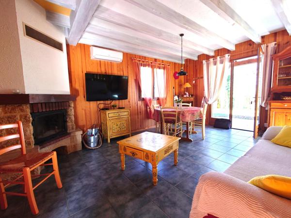 MAISON OSSATURE BOIS DANS SON ECRIN DE VERDURE