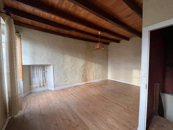 Maison 70m2 située dans un petit village.