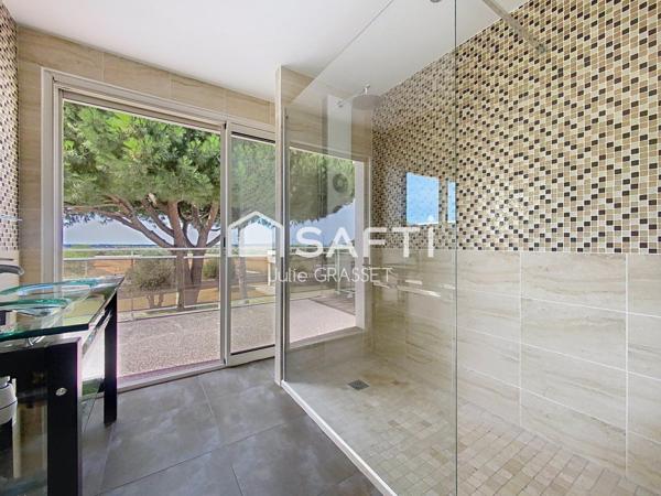 SUPERBE VILLA  AVEC VUE MER