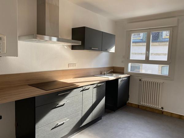 PLEIN CENTRE AVEC BALCON Pontivy (56300)