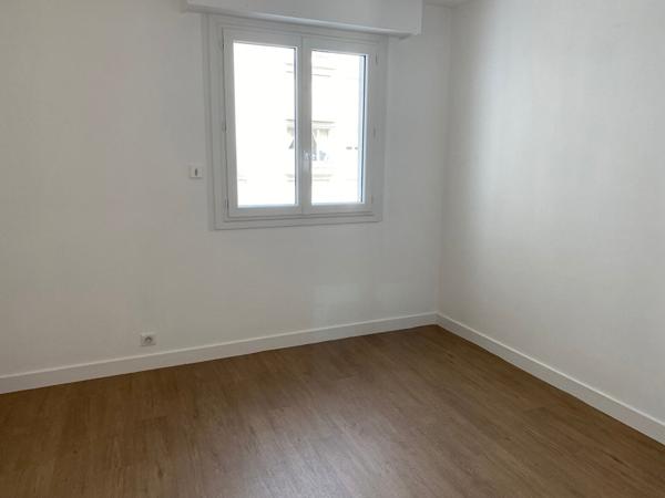 PLEIN CENTRE AVEC BALCON Pontivy (56300)