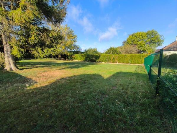 Terrain à Batir à vendre à Saint-Étienne-du-Vauvray dans l'Eure (27430), ref : 27082-1087601