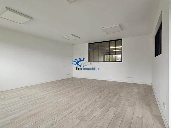 SAINT VIVIEN LOCAL DE 200M² AVEC PARKING  Saint vivien