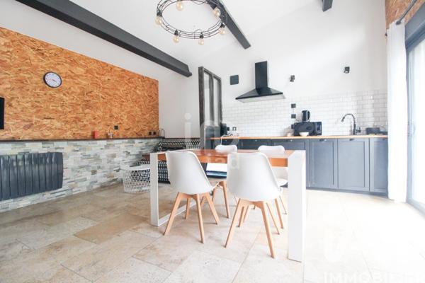 Maison à vendre 6 pièces 207 m² Saint-Affrique