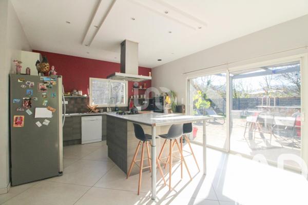 Maison à vendre 6 pièces 207 m² Saint-Affrique