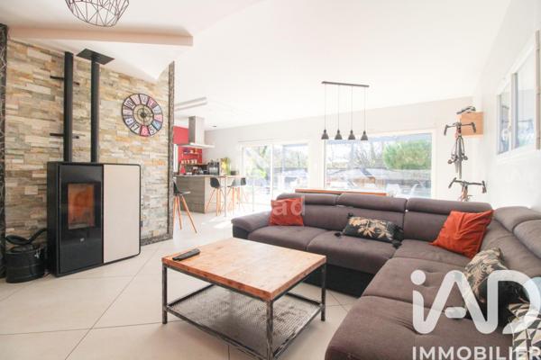 Maison à vendre 6 pièces 207 m² Saint-Affrique