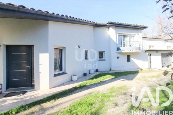 Maison à vendre 6 pièces 207 m² Saint-Affrique