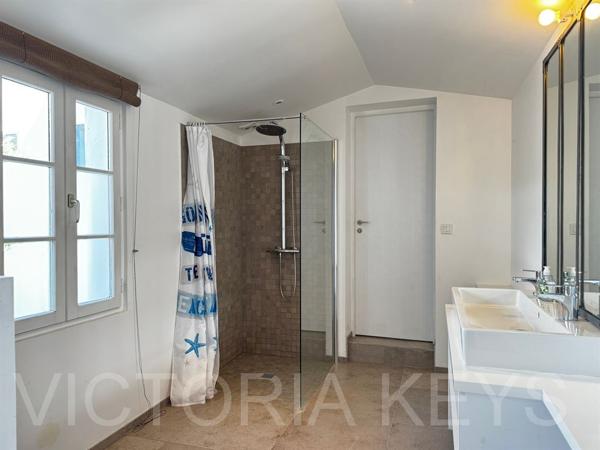 Maison 6 chambres à vendre au Bois-Plage-en-Ré – garage 55 m²