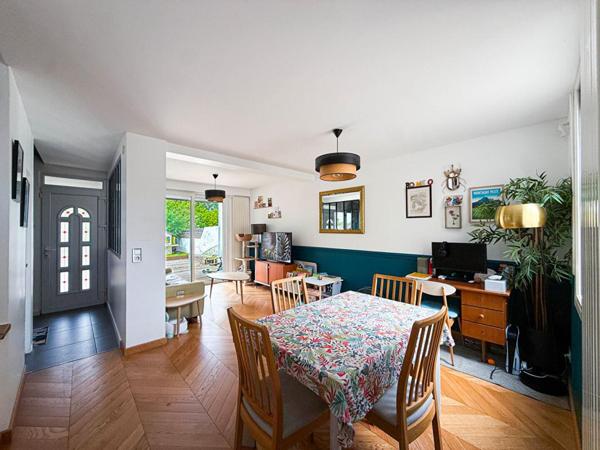 Maison familiale de charme entièrement rénovée de 80 m² -  4 pièces, jardin, 3 terrasses et dépendance aménageable