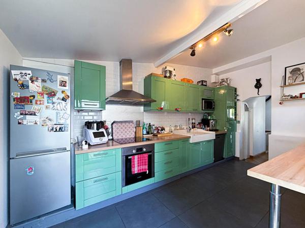 Maison familiale de charme entièrement rénovée de 80 m² -  4 pièces, jardin, 3 terrasses et dépendance aménageable
