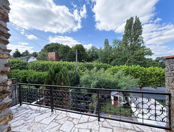Maison familiale de charme entièrement rénovée de 80 m² -  4 pièces, jardin, 3 terrasses et dépendance aménageable