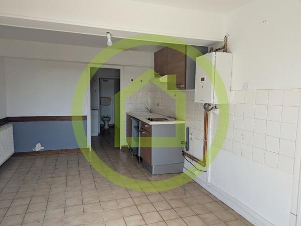 Maison et dépendances à MAULEON (79700)